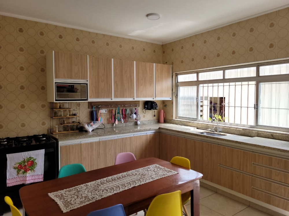 VENDO CASA COM PISCINA NO CENT